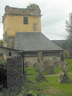 Monilmail Tower, with the sun on the roof