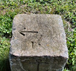 The top of the stone with the indicators.